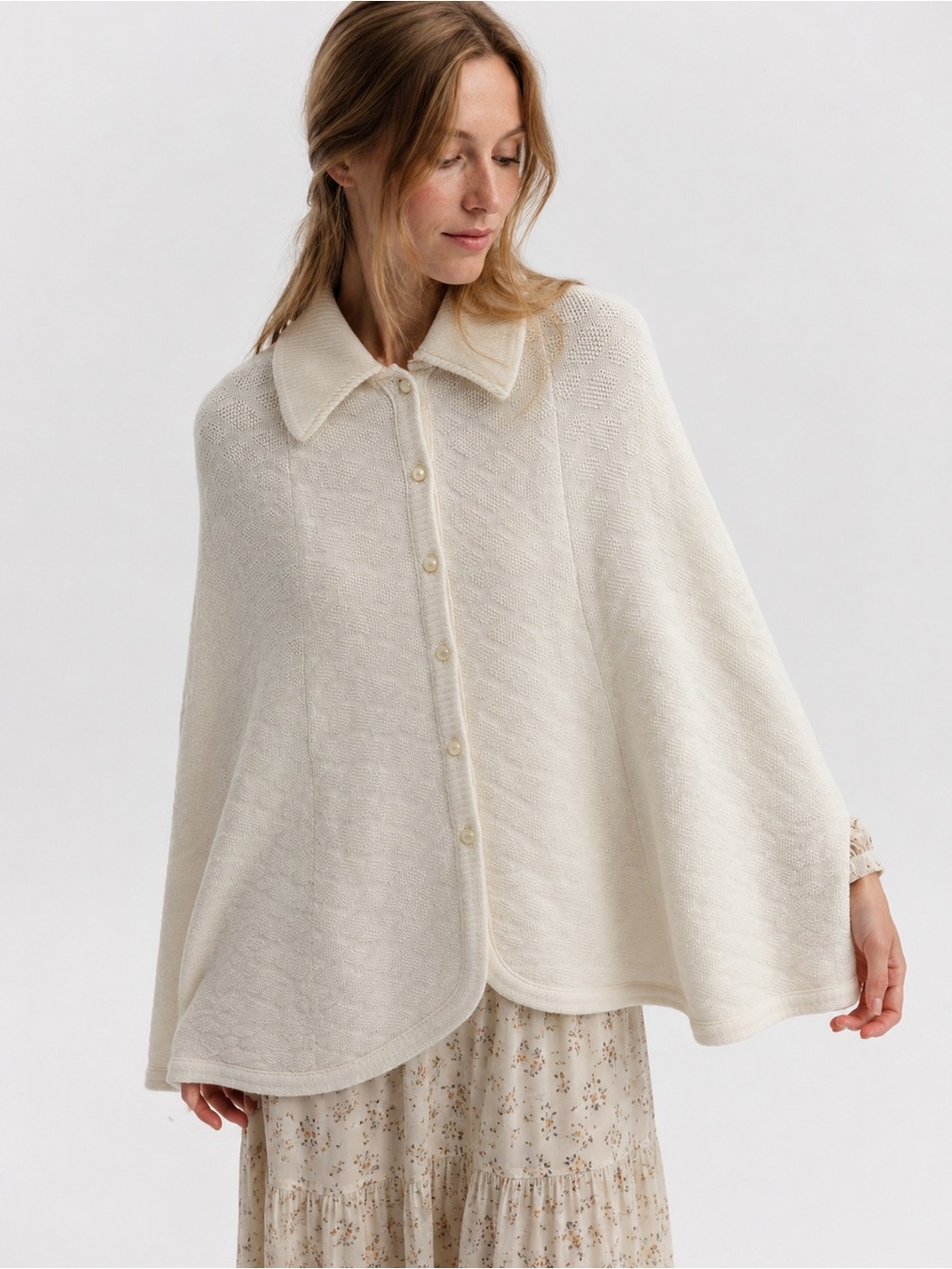 Vtg 70s Pointelle Knit Cape Poncho Ivory Button Up Dagger Collar Cottagecore OS